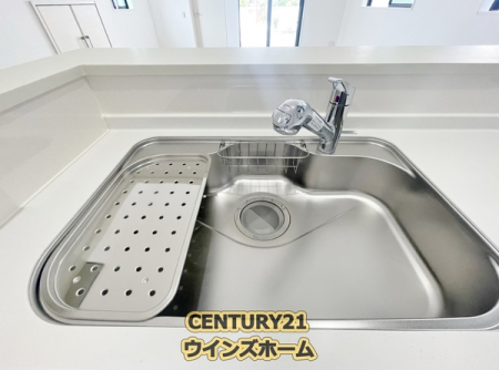 キッチン　不純物を取り除き、”飲料・お料理”にも安心して使える浄水器が一体型となったシャワー水栓を搭載！