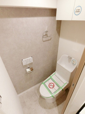 トイレ　トイレには温水洗浄便座が付いており、いつでも快適に使えます！