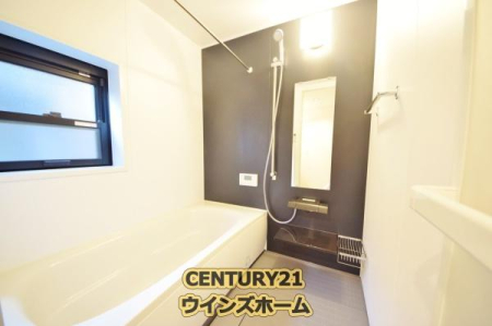浴室 心と身体をリフレッシュさせる癒しの空間でもあるバスルームには、オートバスを搭載！洗濯物を外に乾かせない時には浴室換気乾燥機がいざという時に重宝します！