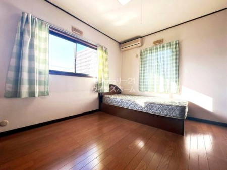 洋室 全居室6帖以上の居住空間を確保した大満足プラン！2面採光の角部屋設計なので、お家の中へ効率的に光を取り込めて、通風も良い快適なプライベート空間です☆