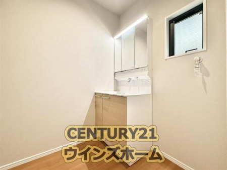 洗面台・洗面所 洗面化粧台はシンプルでありながら機能性も兼ね備え、快適なサニタリー空間を実現させます！