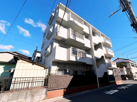 その他現地 公園・保育施設・中学校が近く子育て環境にも恵まれた快適なロケーション！スーパーや病院も徒歩10分以内に揃う至便エリアで快適な新生活をスタートできます。