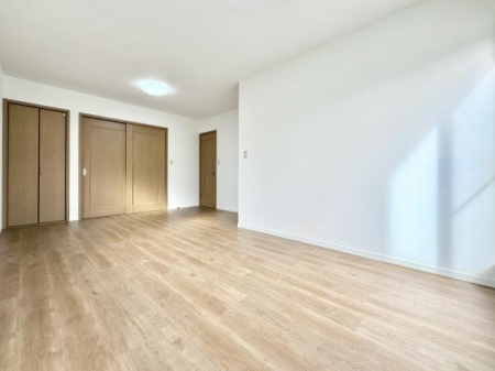 m FƃVvȃfUC̗͂mBN[[bgtŁAߗނוXbL[Bg̗ǂKԂłB