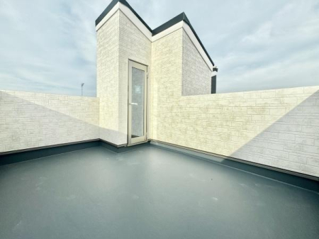 oRj[ ɂP̃rOI[toRj[͉ƑẽXy[XI