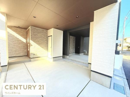 ���ԏ� �r���g�C���Ԍɕt���Z���I��p�Ԃ𒓎Ԃ��Ă����]�Ԃ����܂�قǂ̕����������܂��̂ŁA�������Ƃ����p�\�ł�!
�Ԍɂ��玺���ɒ��ڃA�N�Z�X�ł���̂ŁA�ו��̑�������J�̓�����ϕ֗��ł��I