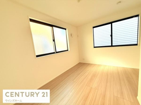 �m�� 2�ʍ̌��̖��邢�m���B�Q���ɂ��q�������ɂ��҂�����ł��I