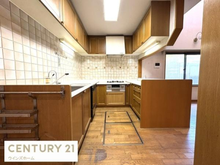 �L�b�`�� �㕔���[�������A����������p�i�̐����ɂ��֗��ł��B���D�݂ɍ��킹�����t�H�[���ŁA���z�̏Z��ԂÂ�����y���߂܂��B