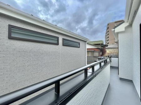 �o���R�j�[ �O�ʂɍ����������Ȃ�����������ǍD�ł��B���󕨂��悭�����A���]���y���߂��ґ�ȃX�y�[�X�ł��B