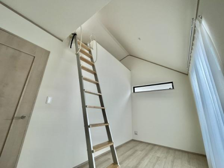 �m�� �o���R�j�[�ɖʂ����m���̓N���[�[�b�g�t���B����������������K�ȋ�Ԃł��낰�܂��I