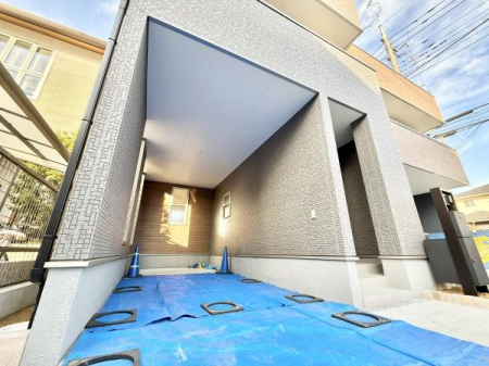 ���ԏ� �r���g�C���Ԍɂ��L��܂��B��؂Ȃ��Ԃ��J��������܂��B