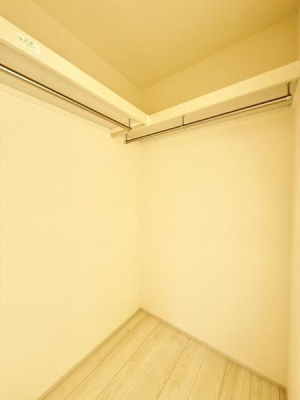 ���[ �E�H�[�N�C���N���[�[�b�g���ݒu����Ă��܂��I��ނ�G�߂��Ƃɕ����Ď��[�ł��X�b�L�����[�ł��܂��B