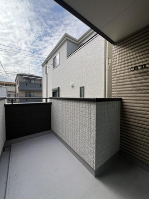 �o���R�j�[ �o���R�j�[��2�K��3�K�ɐݒu����A�p�r�ɍ��킹�Ďg���������\�ɂ��Ă���܂��B