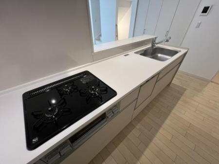 �L�b�`�� �X�^�C���b�V���ȃV�X�e���L�b�`���́A���[�͂Ƌ@�\�������˔����A�������y�����Ȃ��ԁB���r���O�ƂȂ��郌�C�A�E�g�����͂ł��B