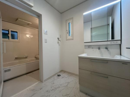 ���ʑ�E���ʏ� �O�ʋ��t�����ʉ��ϑ�B���킹���Ō��̃X�^�C�����O�����K�B���̌��͎��[�ɂȂ��Ă���̂ŁA�ׁX�������̂����[�ł��A�X�b�L���Ƃ������ʉ��ɁB