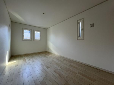 �m�� �����������F�����ƃV���v���ȃf�U�C�������̗͂m���B�N���[�[�b�g�t���ŁA�ߗނ�ו��̐������ڂ����₷���A�g������̗ǂ����K��Ԃł��B