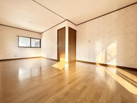 �m�� �傫�ȑ|���o��������z���������Ղ荷�����݁A�����ʂ��Ė��邭�J���I�B��Q���ɂ��������߂ł��B