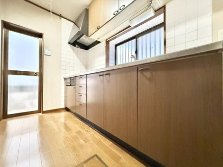 ���r���O -