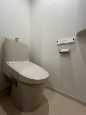 �g�C�� �g�C���͂P�E2�K�ɐݒu����A�V�����[�g�C������������Ă���̂Ŏg�p��̓X�b�L���u���I