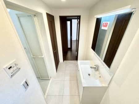 ʑEʏ 邭̂ʎB[tOʋŁA̐gxxKłB