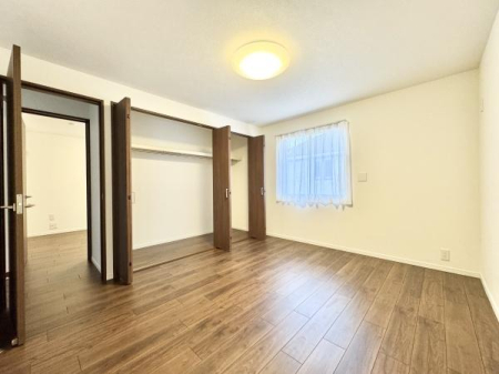 m FƃVvȃfUC̗͂mBN[[bgtŁAߗނוXbL[Bg̗ǂKԂłB