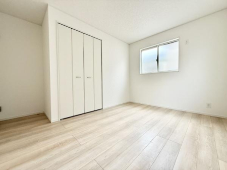 m FƃVvȃfUC̗͂mBN[[bgtŁAߗނוXbL[Bg̗ǂKԂłB