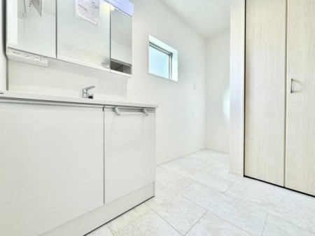 ʑEʏ ʎɂ́Äߗނ^IXbL[łulXy[XvݒuAKȃTj^[Ԃ܂I