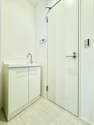 ʑEʏ 1KgCɂ̓ZJhʑ䂪ݒuĂAC̐ʏgȂ◈qȂǎgĕ֗łI