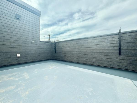 oRj[ ɂP̃rOI[toRj[͉ƑẽXy[XI