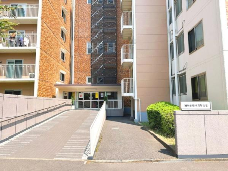 �G���g�����X �G���g�����X�̃A�v���[�`�ɂ̓X���[�v���݂���ꂽ�o���A�t���[�Ή��ł��I�Ԉ֎q��x�r�[�J�[�A���]�Ԃ̈ړ����X���[�Y�ɂȂ�܂��B�������K�ɕ�点��Z�܂��ł��B