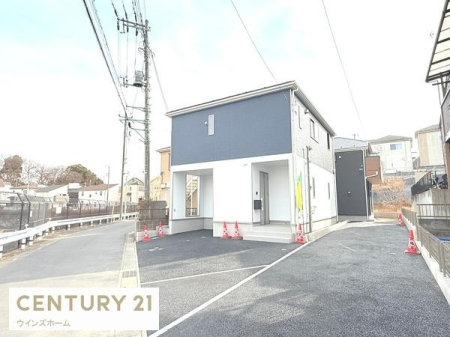 �O�ʓ��H�܂ތ��n�ʐ^ �k�����S�������ɖʂ��Ă��܂��B�Ԓʂ肪���Ȃ����Ԃ����₷���ł��B