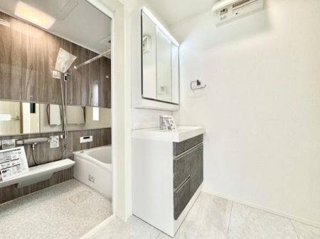 ���ʑ�E���ʏ� �L�X�T�C�Y�̐��ʉ��ϑ�B���l���ނ≻�ϕi�ȂǍׁX�������̂����[�ł�����[������̂ŁA�X�b�L���Ƃ������ʎ���ɂȂ�܂�!
