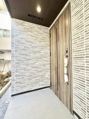 ���� �����������F���̌��ւ��A�����݂̂���}�������Ԃ����o�B�㎿�Ȉ�ۂŁA�Ƒ���Q�X�g��S�n�悭���}�����܂��B