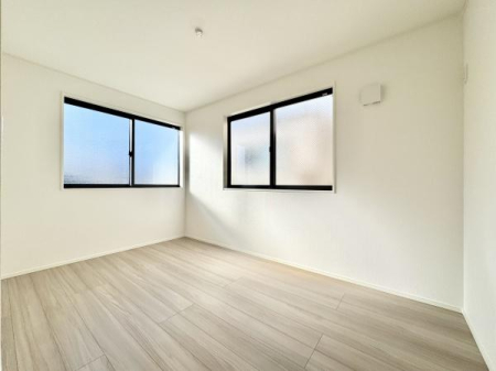 �m�� �����������F�����ƃV���v���ȃf�U�C�������̗͂m���B�N���[�[�b�g�t���ŁA�ߗނ�ו��̐������ڂ����₷���A�g������̗ǂ����K��Ԃł��B