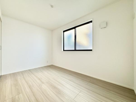 �m�� �����������F�����ƃV���v���ȃf�U�C�������̗͂m���B�N���[�[�b�g�t���ŁA�ߗނ�ו��̐������ڂ����₷���A�g������̗ǂ����K��Ԃł��B