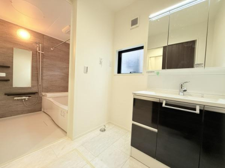 ʑEʏ OʋtʑƖؖڒANZgpl̗BgƃfUC𗼗Sn悢ԂłB