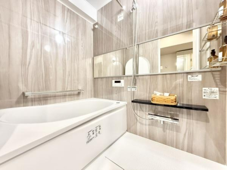 ���� �S�Ƒ̂����t���b�V���I�o�X�^�C�����ɏ�̎��Ԃɂ�����ݔ����[�����Ă��܂��I�������̂��x�߂Ė����̊��͂��[�d�����Ⴂ�܂��傤�I