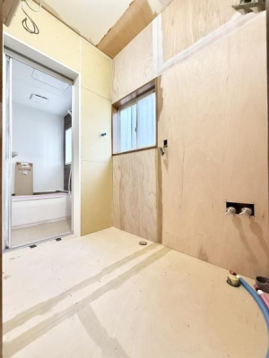 ʑEʏ itH[jʉϑ̓VvłȂ@\˔AKȃTj^[Ԃ܂B[Xy[X肠܂I