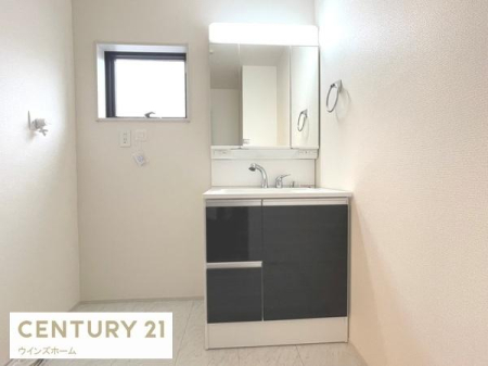 ʑEʏ ʉϑ̓VvłȂ@\˔AKȃTj^[Ԃ܂B[Xy[X肠܂I