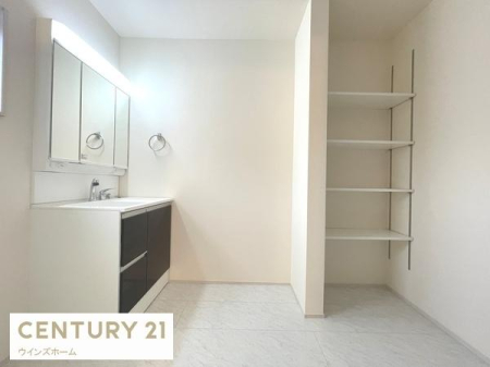 ʑEʏ ʎɂ́Äߗނ^IXbL[łulXy[XvݒuAKȃTj^[Ԃ܂I