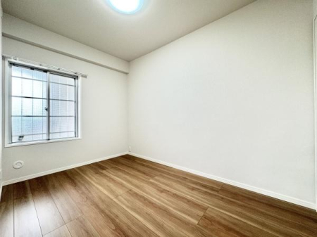 m FƃVvȃfUC̗͂mBN[[bgtŁAߗނוXbL[Bg̗ǂKԂłB