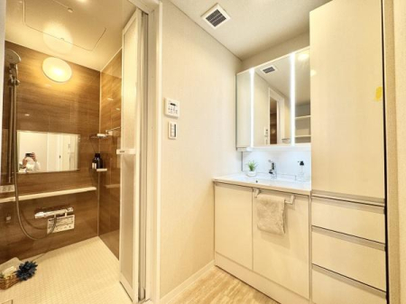 ʑEʏ 邭̂Oʋʉϑ̗pB
Ƃ̓X[YŁA̐gxxKɁB