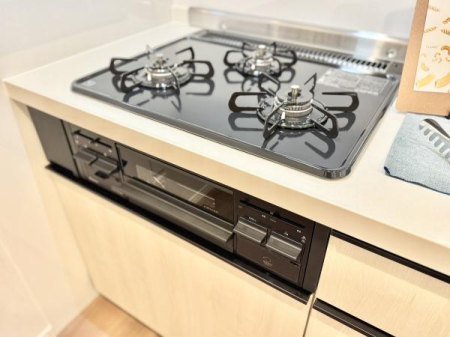 Lb` ɕł3RBZ̎ԑт₨D̕ɂݔłB