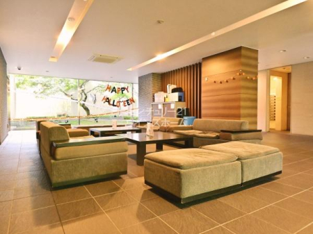 r[ sGgXz[ɂ̓e[uƃ\t@ݒuĂ܂Bzê悤ȍ̂ԂłBZ̕m̌𗬂◈q̑ΉȂǁAR~jP[VޏƂĂp܂I