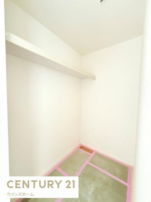 ���[ �E�H�[�N�C���N���[�[�b�g���ݒu����Ă��܂��I��ނ�G�߂��Ƃɕ����Ď��[�ł��X�b�L�����[�ł��܂��B�i���z���j