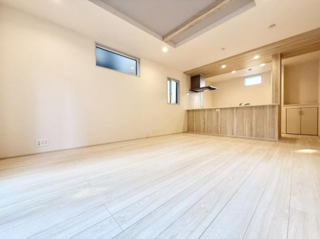 rO 邭JIȃrO͂̈ꎺBRɕ܂Sn悢ԂŁAX̕炵LɂȂ܂BȐ܏VI