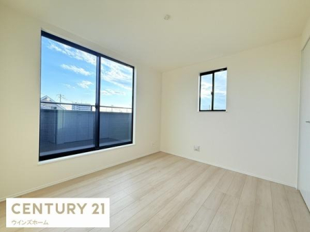 �m�� �o���R�j�[�ɖʂ��A�̌��ǍD�ōL�X�Ƃ��Ă��܂��I�N���[�[�b�g�t���B����������������K�ȋ�Ԃł��낰�܂��B