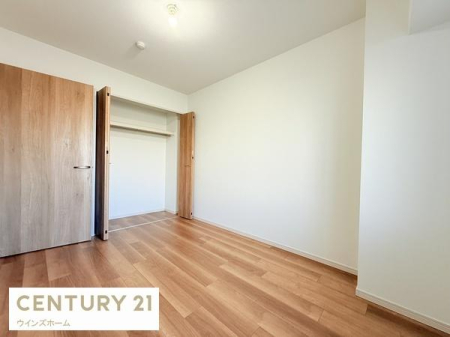 m FƃVvȃfUC̗͂mBN[[bgtŁAߗނוXbL[Bg̗ǂKԂłB