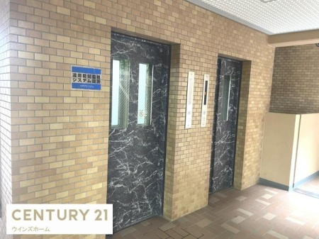 ���̑����p�� ���G������₷��2��ݒu�̃G���x�[�^�[�B�o���A�t���[�Ή��ŉ��K�Ȉړ����T�|�[�g���܂��B