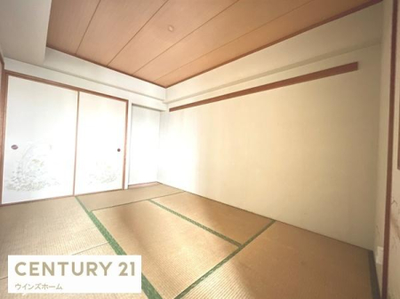 �a�� 6���a���͉���������������A���r���O�ƂȂ��鑱���Ԏd�l�B�����Q��q�ԂƂ��Ă��d�󂵂܂��B