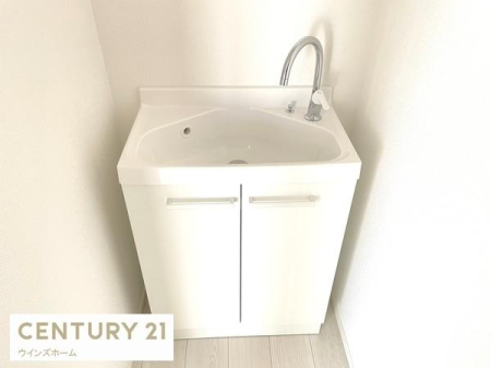 ʑEʏ 2Kɂ̓ZJhʑ䂪ݒuĂA1K̐ʏgȂ◈qȂǎgĕ֗łI